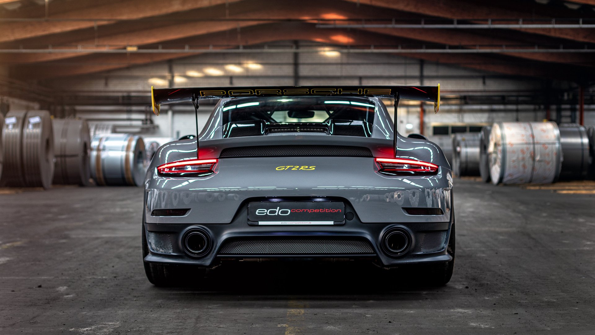 中国足球裁判队伍国际交流合作不断深化,判罚水平逐步接轨国际标准